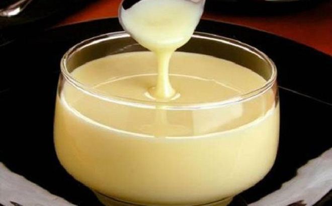 Không nên lấy sữa đặc có đường làm thức ăn chính cho trẻ sơ sinh