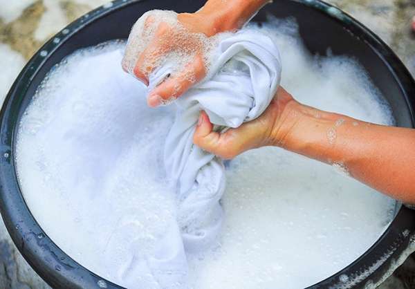 18 Mẹo giặt quần áo không phai màu, luôn bền đẹp như mới