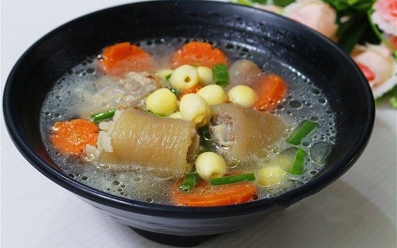 Hướng dẫn làm Đuôi heo hầm sắn dây